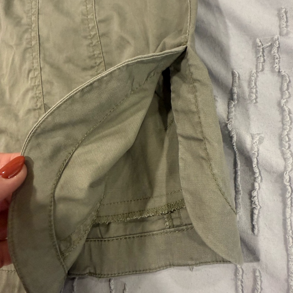 White House Black Market Sage Green Women's Vest - Picture 10 of 10